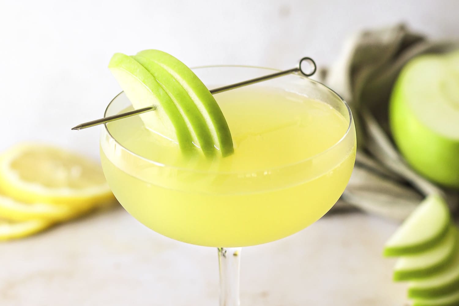 Apple Martini Recipe (Appletini) The Kitchn